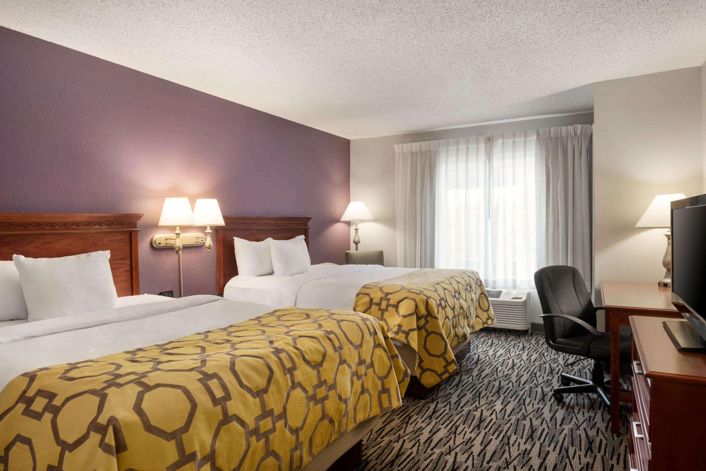 Baymont By Wyndham Springfield I-44 Hotel Exterior photo