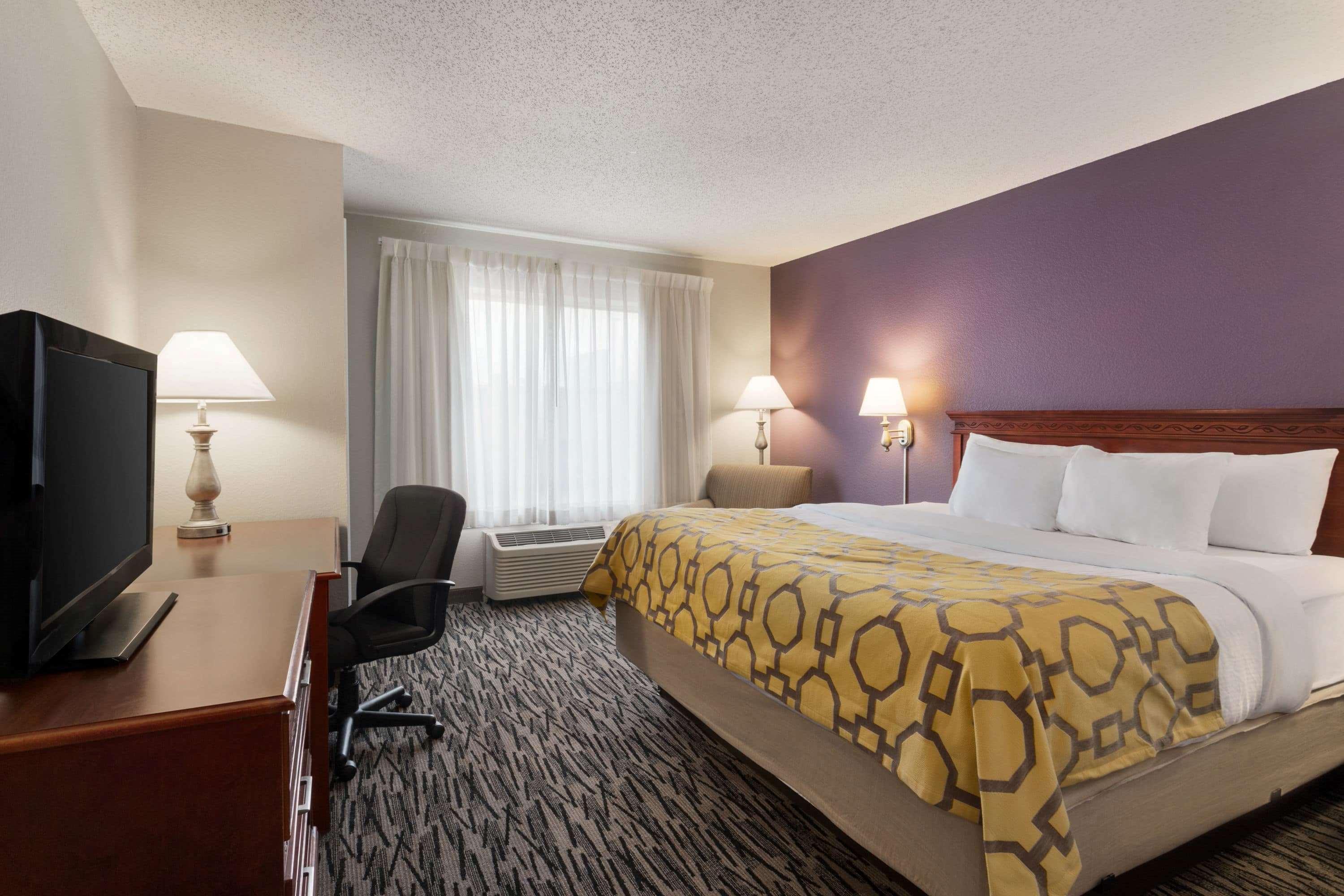 Baymont By Wyndham Springfield I-44 Hotel Exterior photo