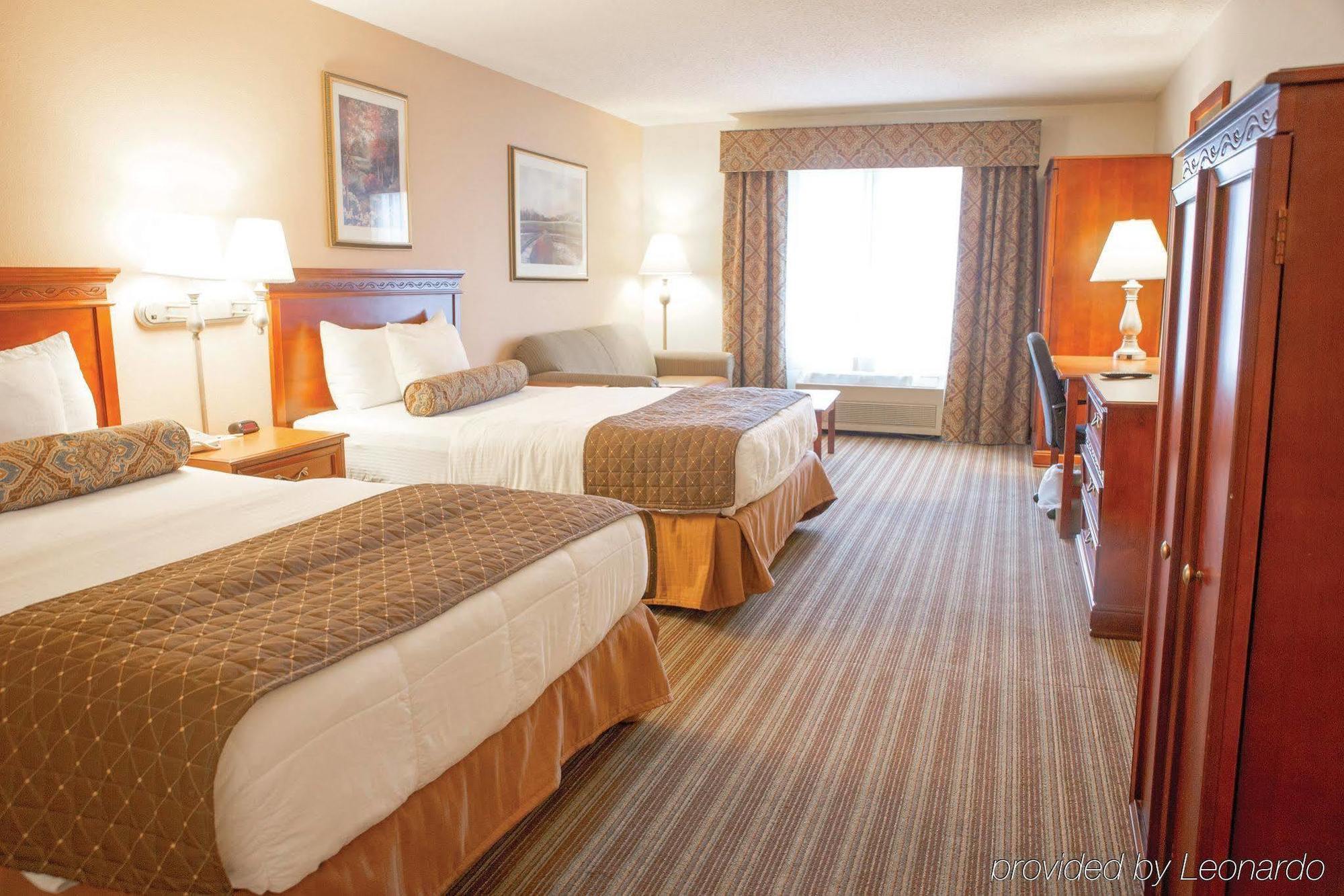Baymont By Wyndham Springfield I-44 Hotel Exterior photo